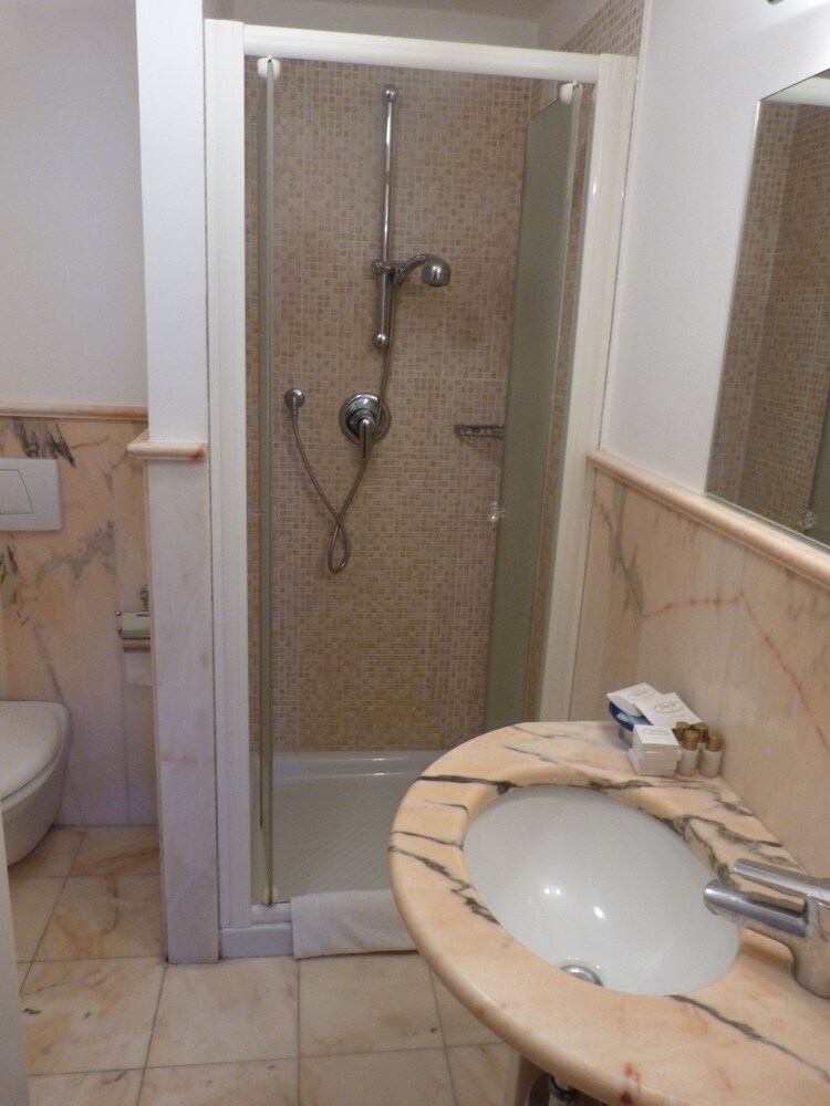 Hotel Joli