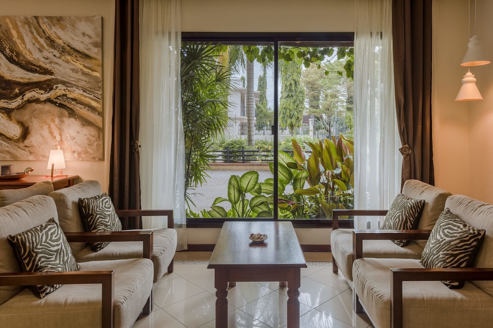Sea Cliff Court Hotel & Luxury Apartments in Dar es Salaam 2023