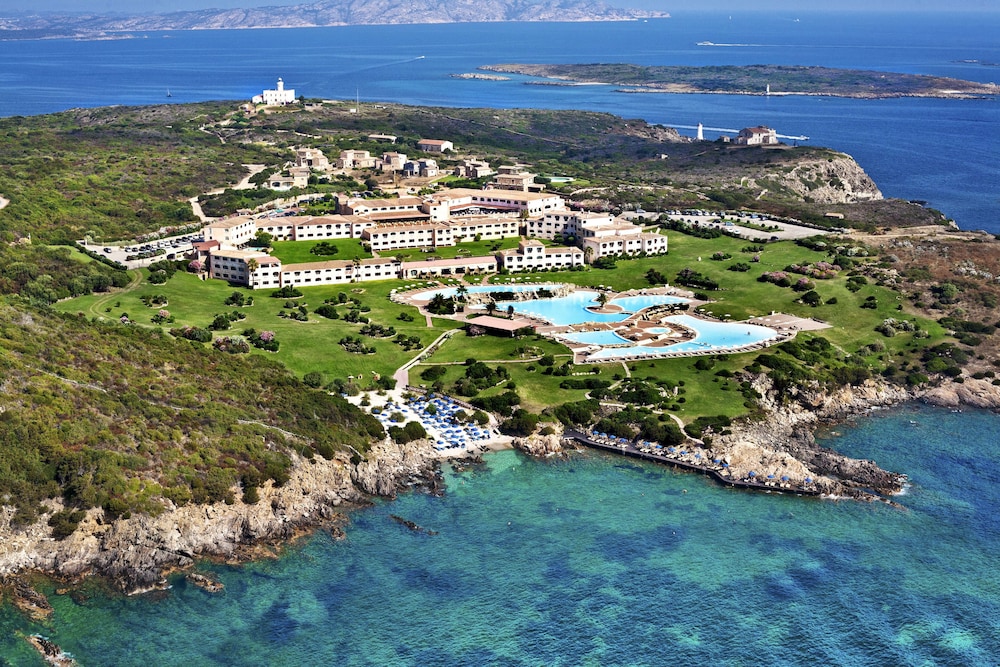 COLONNA RESORT, a Colonna Luxury Beach Hotel, Porto Cervo in Alzachèna ...