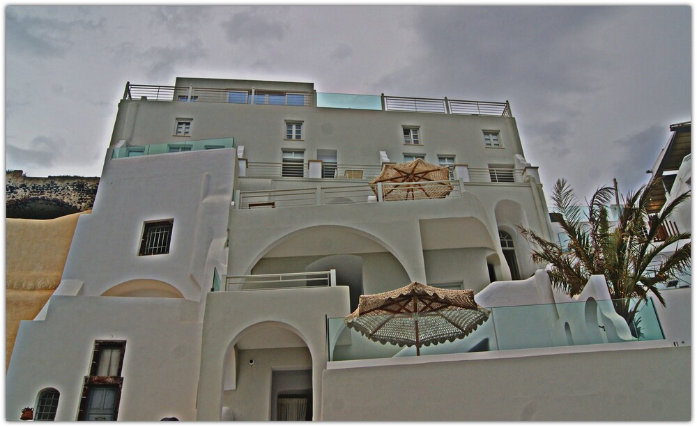 Nefeles Luxury Suites