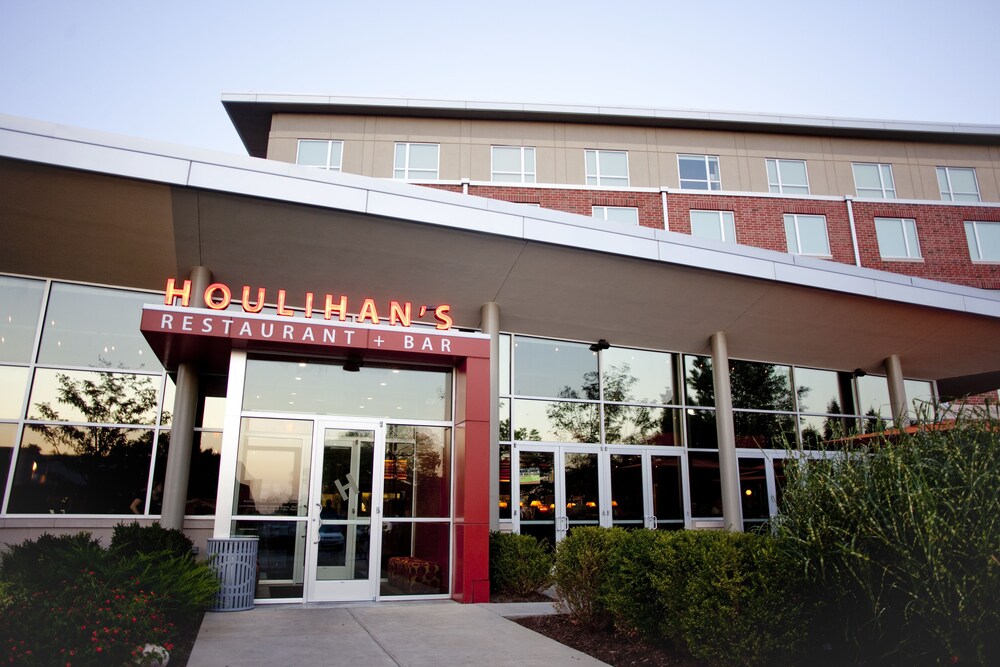 I Hotel And Illinois Conference Center