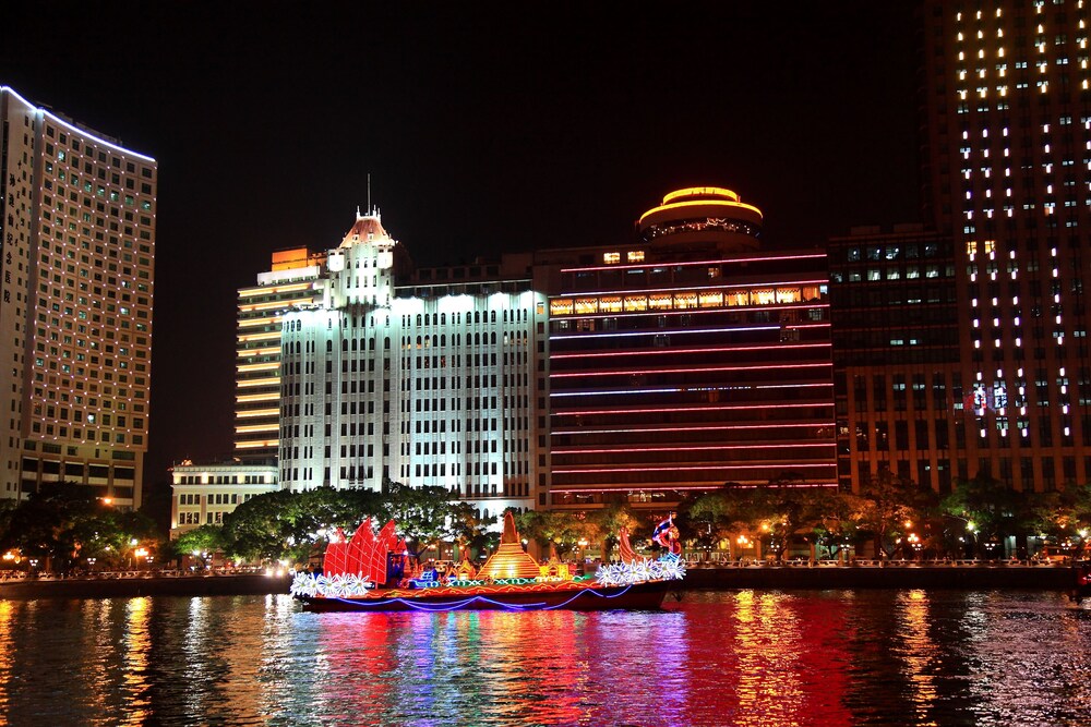 Aiqun Hotel Guangzhou - Free shuttle between hotel and Exhibition Center during Canton Fair · Hotel setting