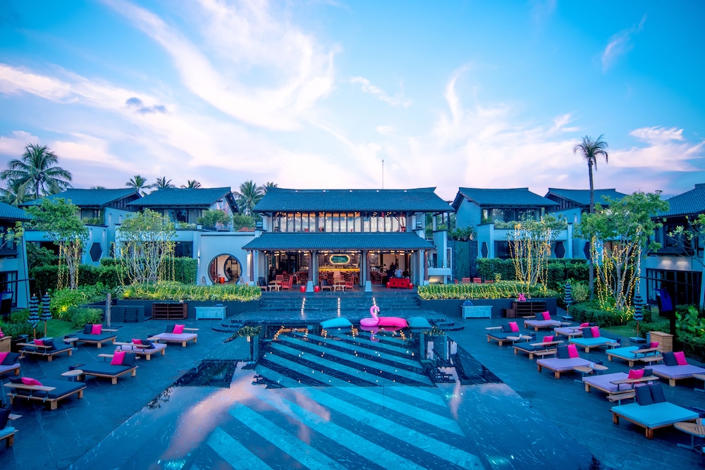 Baba Beach Club Natai - Phuket, Luxury Pool Villa Hotel by Sri panwa