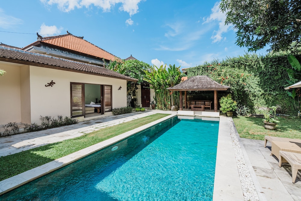 Aisha Family Villas-4Bedroom Private Pool in Kuta | 2023 Updated prices ...