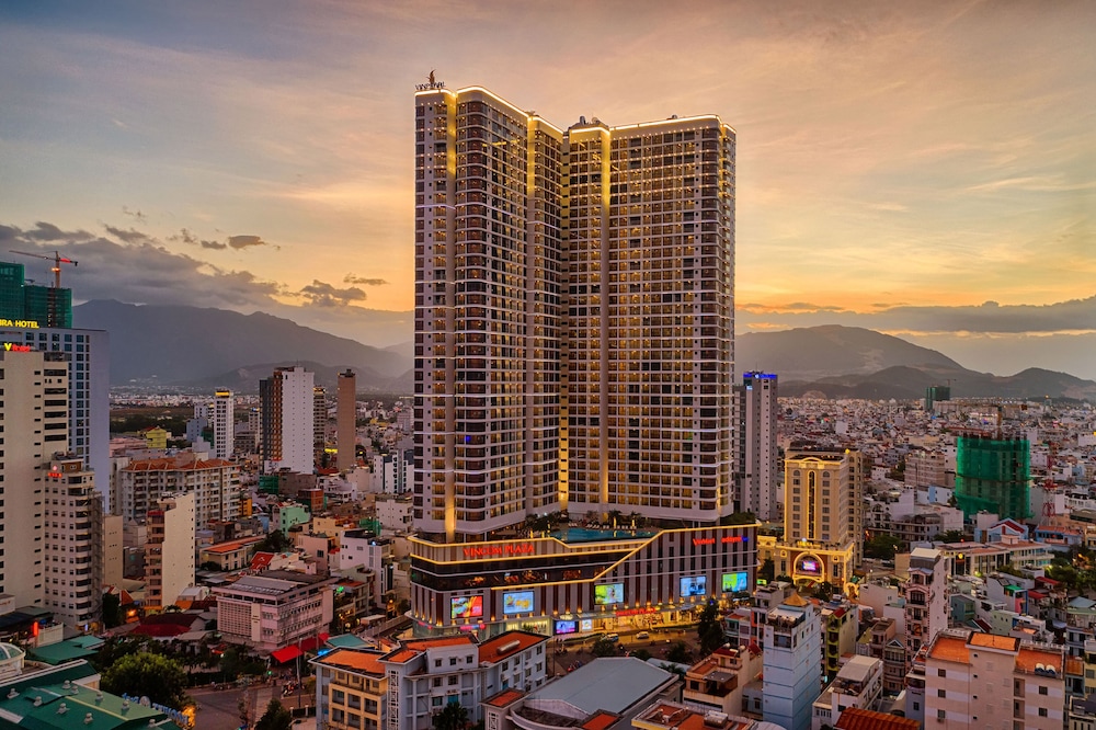 Melia Vinpearl Nha Trang Empire