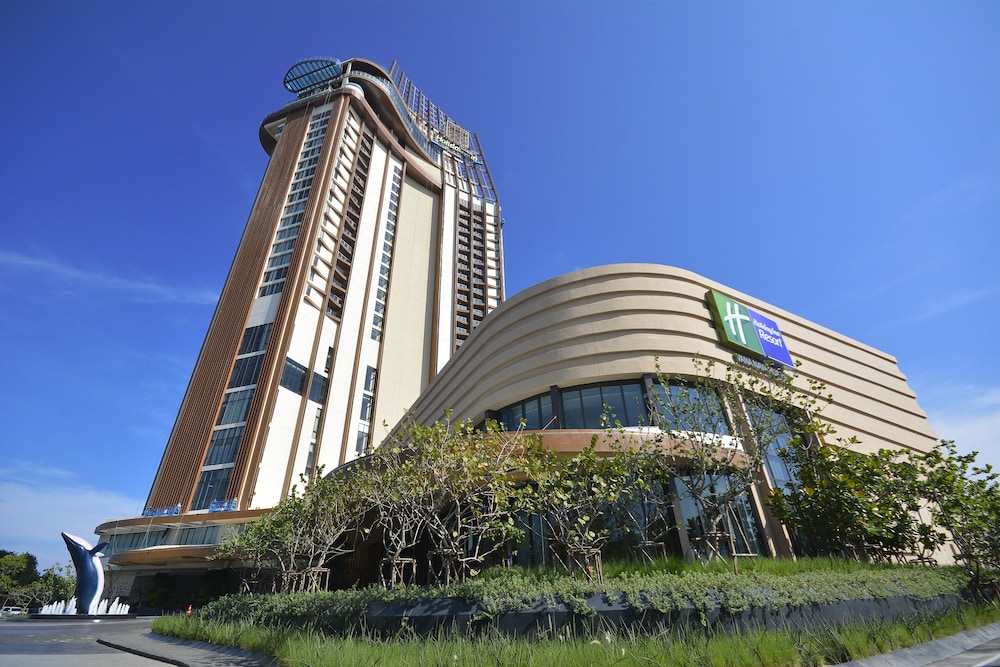 Holiday Inn Resort Vana Nava Hua Hin by IHG