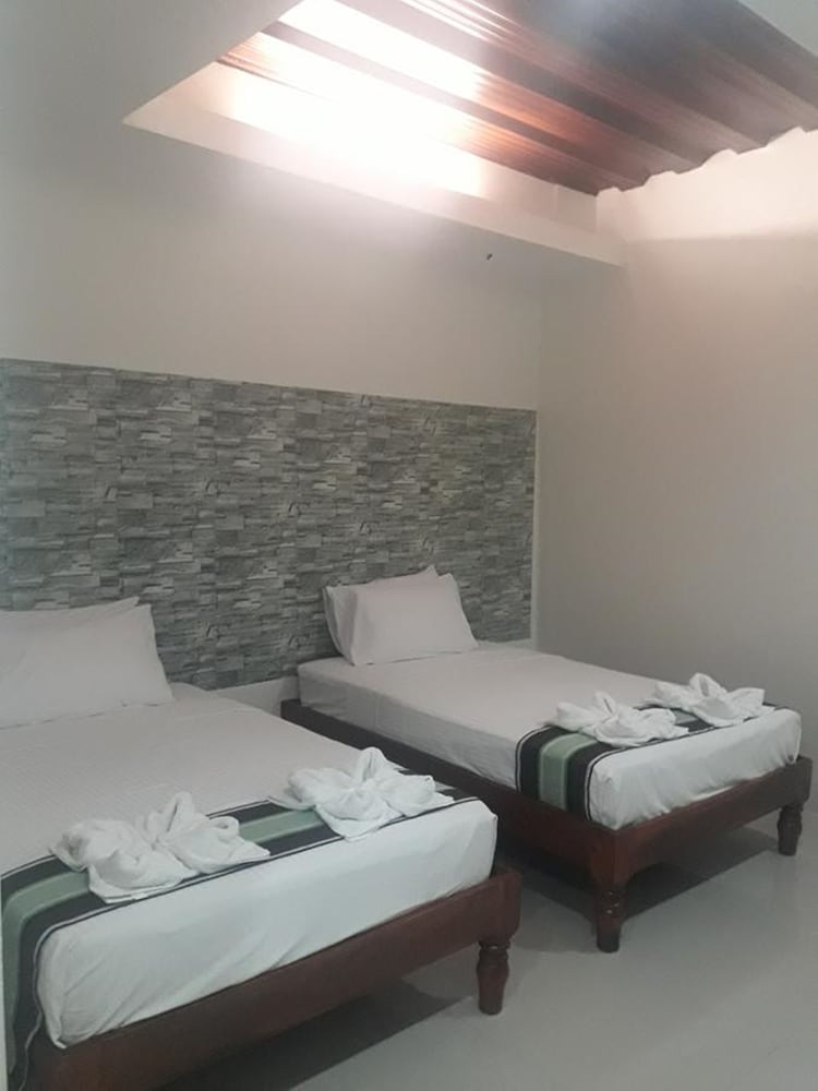 RedDoorz Plus @ Melsol Metro Vigan