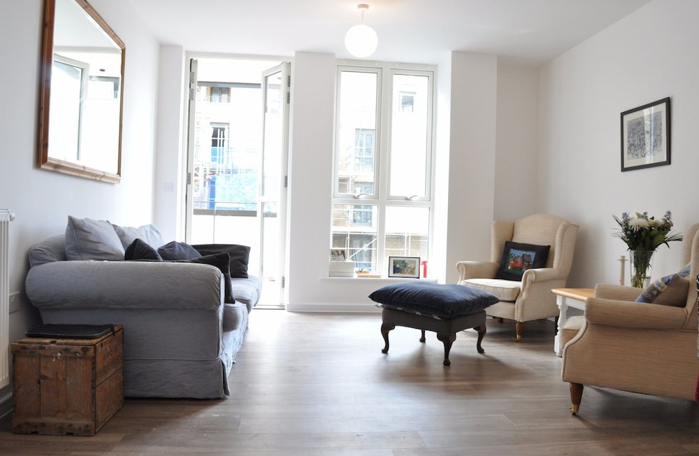 East London 2 Bedroom Flat with Balcony in London 2023 Updated prices