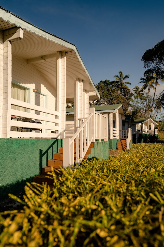 Itsandra Beach Hotel & Resort
