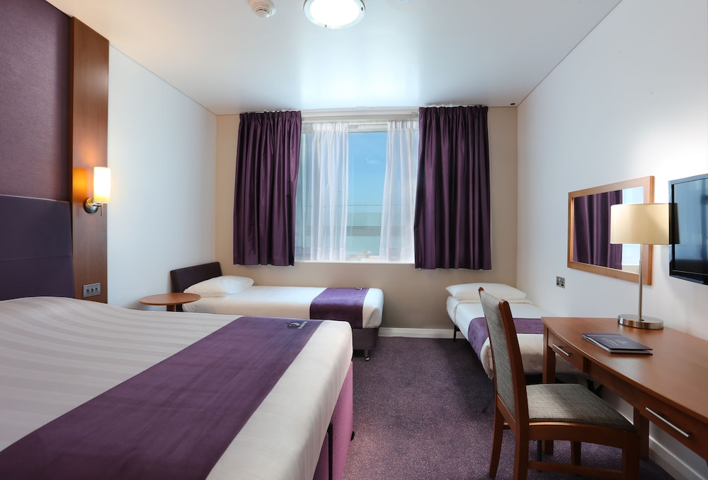 Premier Inn Abu Dhabi Airport (Business Park)