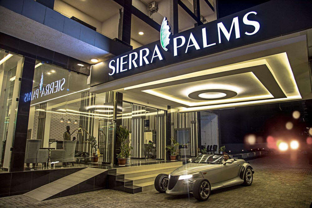 Sierra Palms Resort
