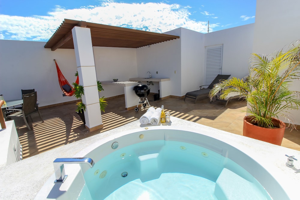 Image showcasing Luxury Penthouse + Private Rooftop Jacuzzi + Condesa Views
