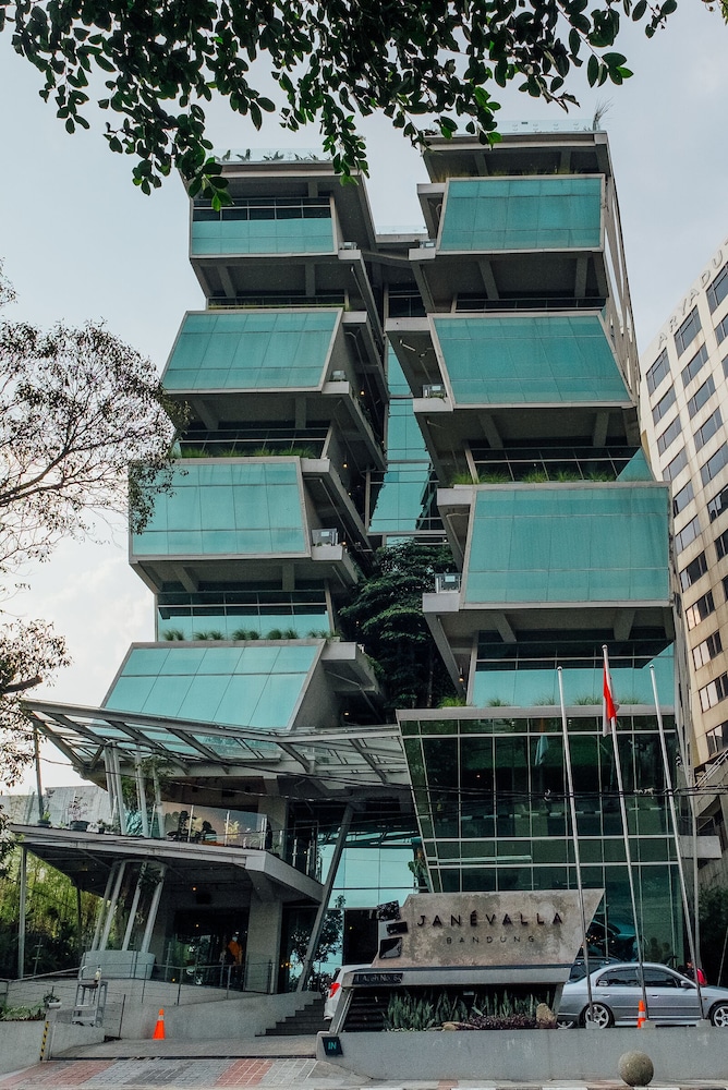 Janevalla Bandung