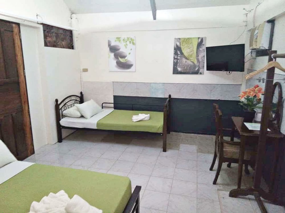 La Casa Roa Hostel