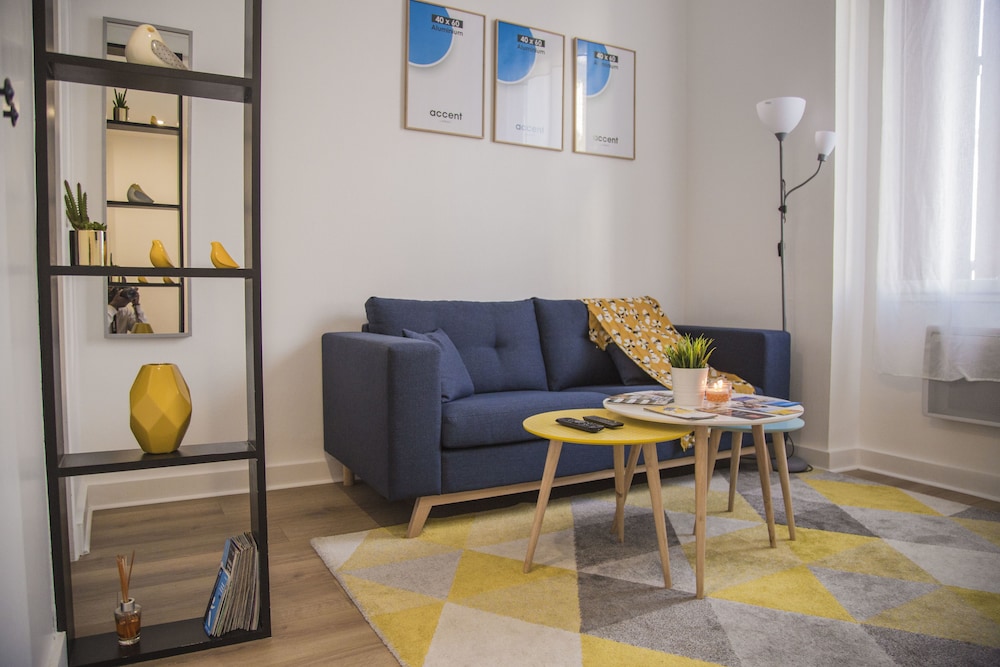 Studio cosy avec mezzanine in Saint-Denis | 2023 Updated prices, deals ...