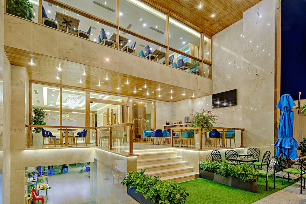 Seashore Hotel & Apartment