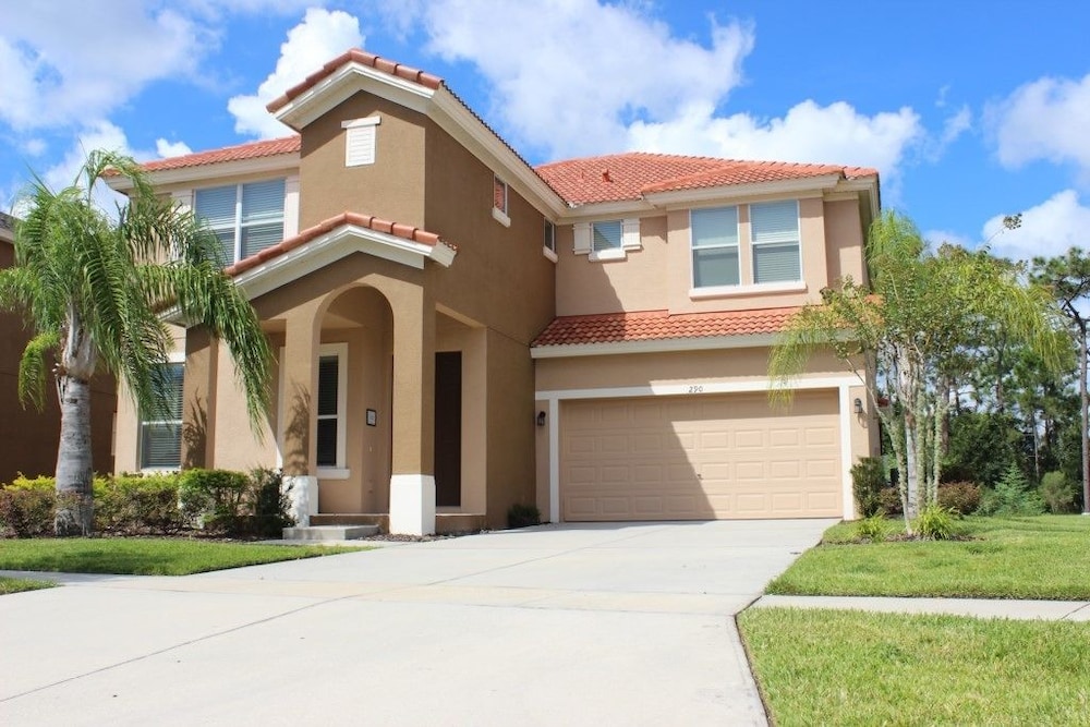 Bella Vida Resort 290 Six Bedroom Villa with Private Pool in