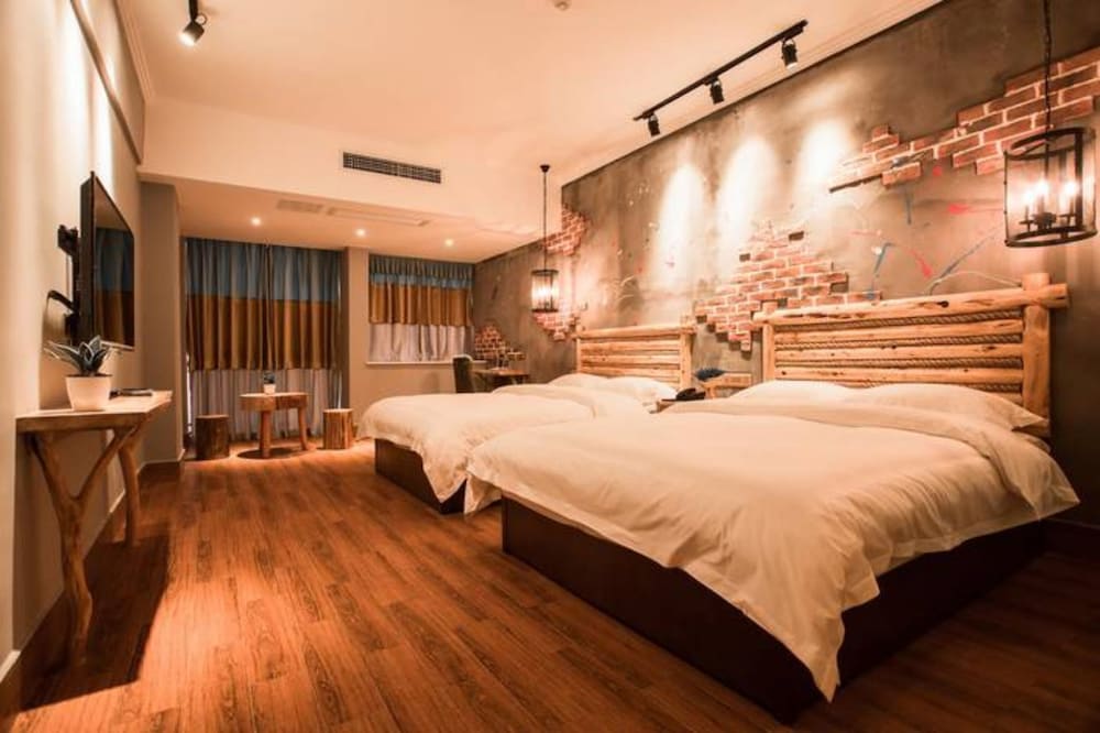 Zhangjiajie Interval Time Travel Inn