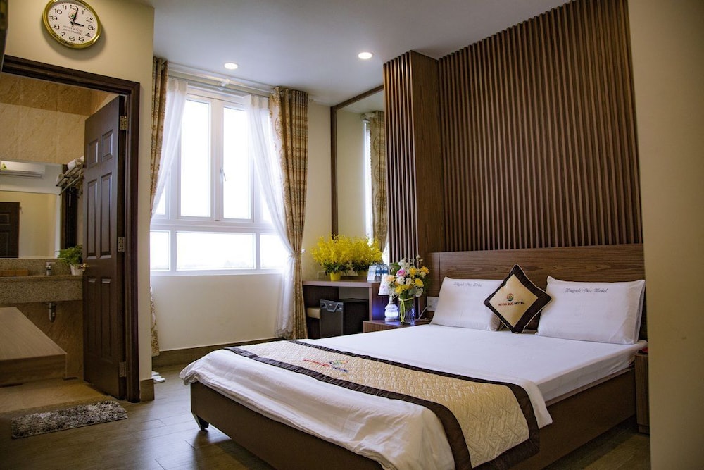 Cozy Room at Huynh Duc 2 Hotel - hotel rooms