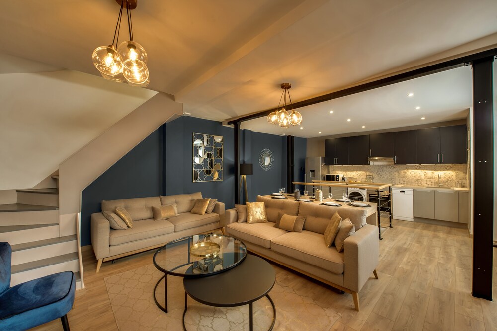 Beautiful Triplex in the center of Paris in Paris | 2025 Updated prices ...