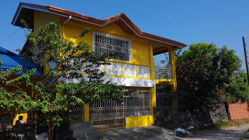 Yellow HOUSE Vacation Rental in Olongapo 2023 Updated prices, deals