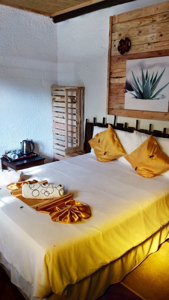 Elephant Trail Guesthouse and Backpackers