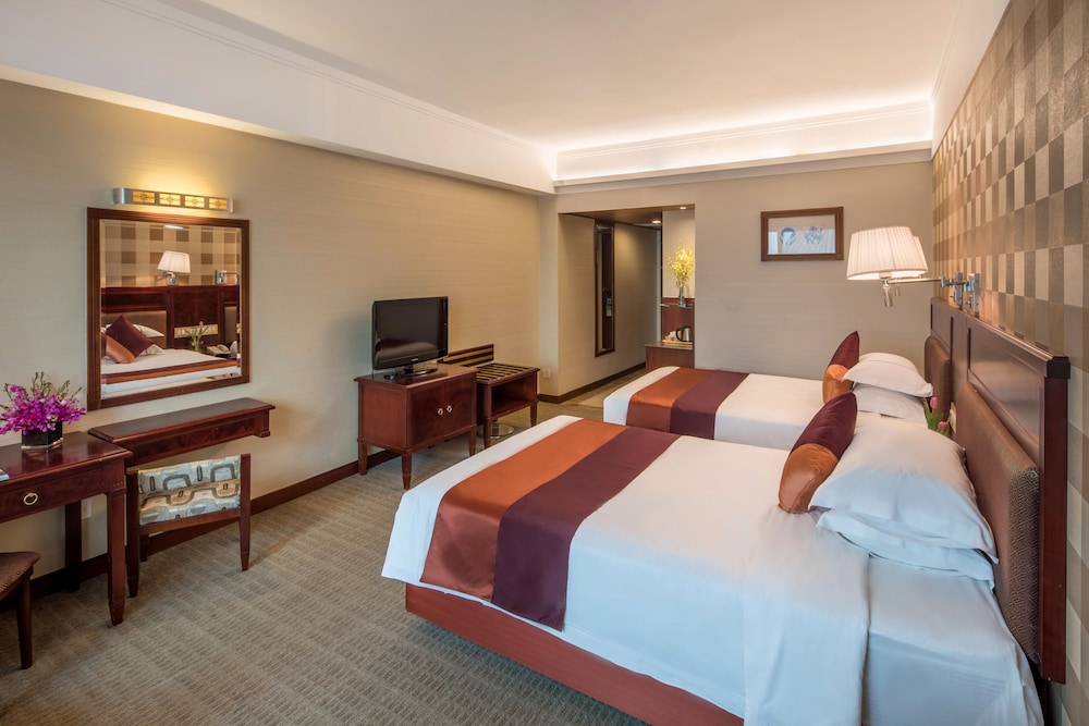 Asia International Hotel Guangzhou · Guest room