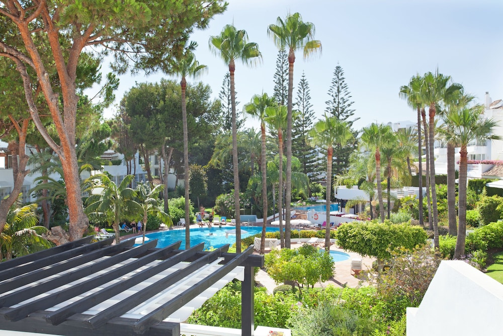White Pearl Beach Elviria in Marbella 2023 Updated prices, deals