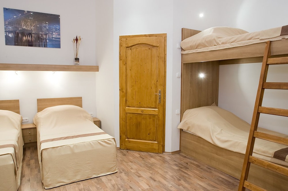 Centrooms House