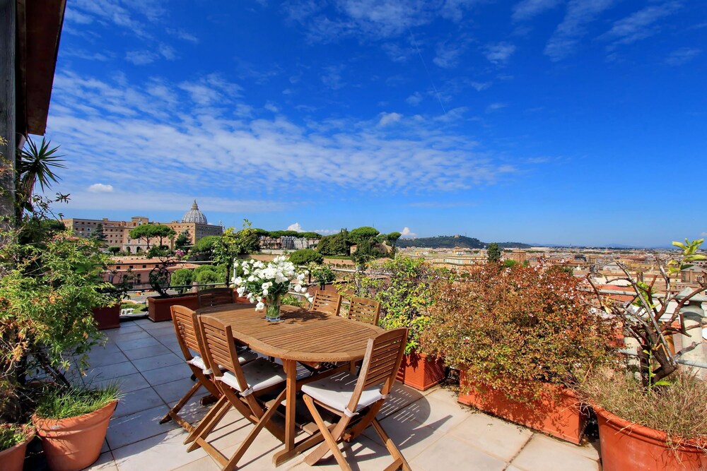 Apartment Sant'Onofrio in Rome | 2024 Updated prices, deals - Klook ...