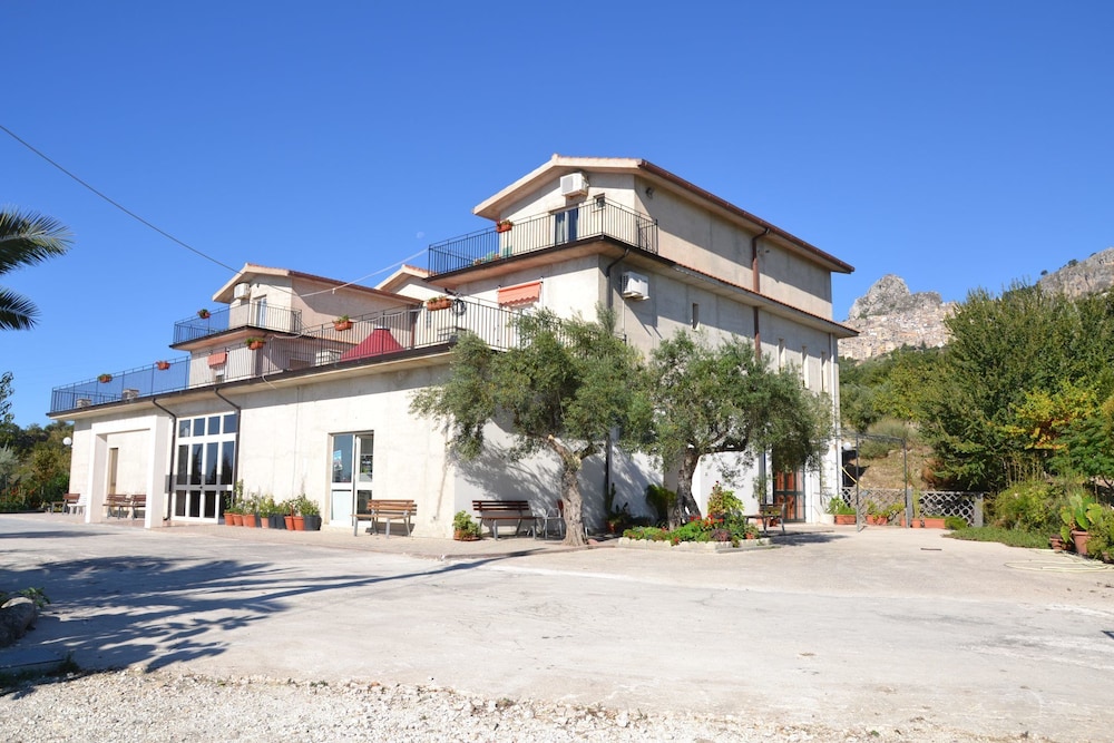 Le Querce B&B In Caltabellotta | 2023 Updated Prices, Deals - Klook ...