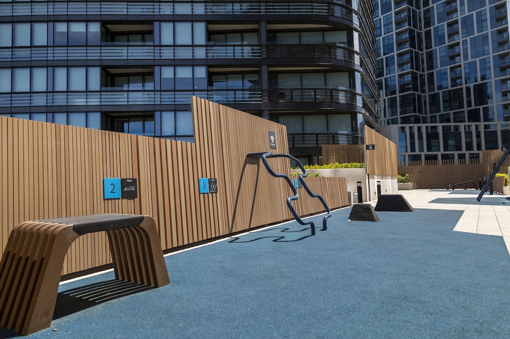 Melbourne Lifestyle Apartments - Best Views on Collins