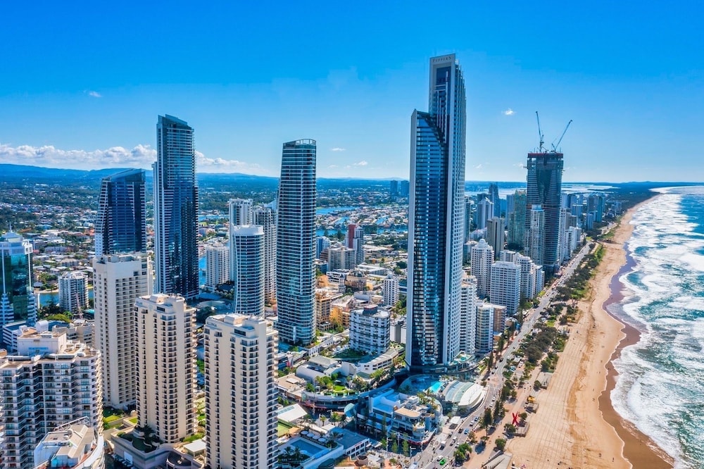 SURFERS INTERNATIONAL - Updated 2023 Prices & Condominium Reviews (Gold  Coast/Surfers Paradise)