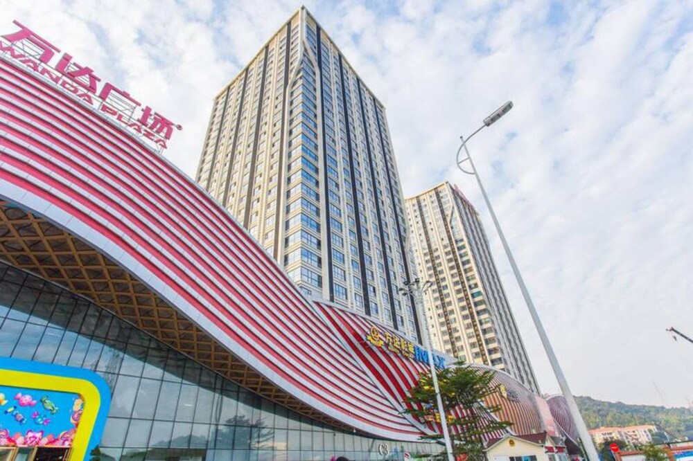 Home Inn Huayi Apartment · Hotel setting