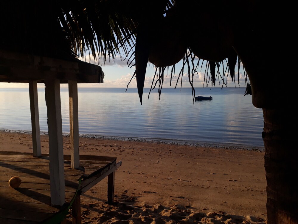 Vaiula Beach Fales