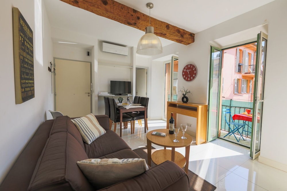 Vue du Château AP4008 by Riviera Holiday Homes in Nice 2023 Updated
