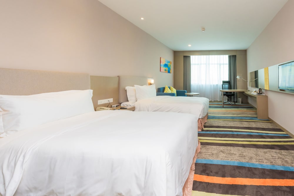 City Holiday Hotel Guangzhou Baiyun Airport Renhe Metro Exit B · Guest room
