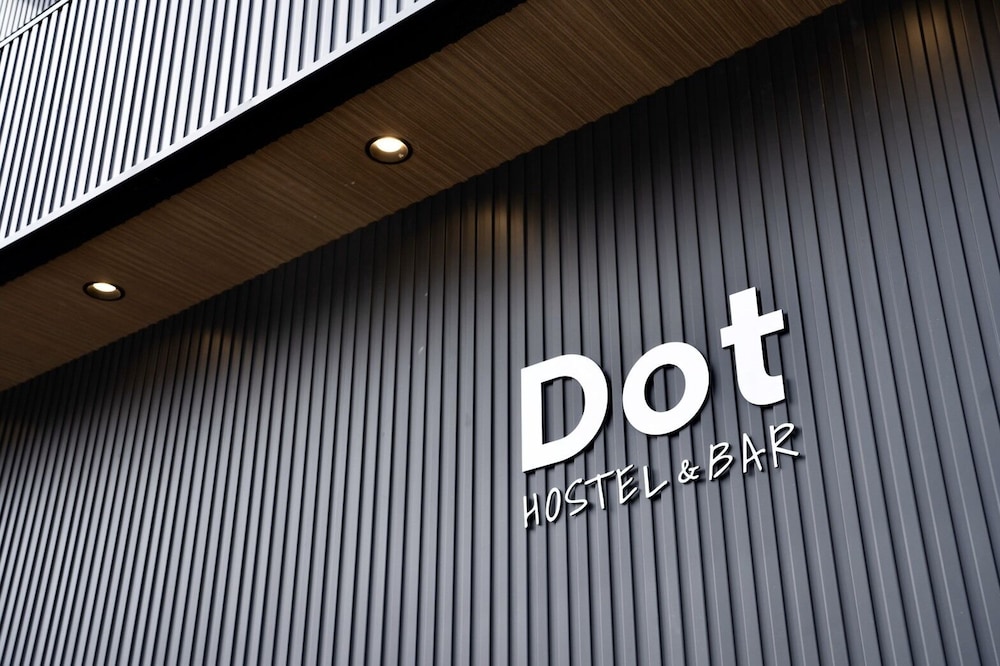 Dot Hostel & Bar