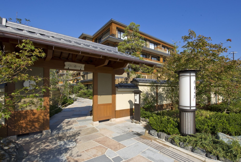 Kyoto Arashiyama Onsen Kadensho