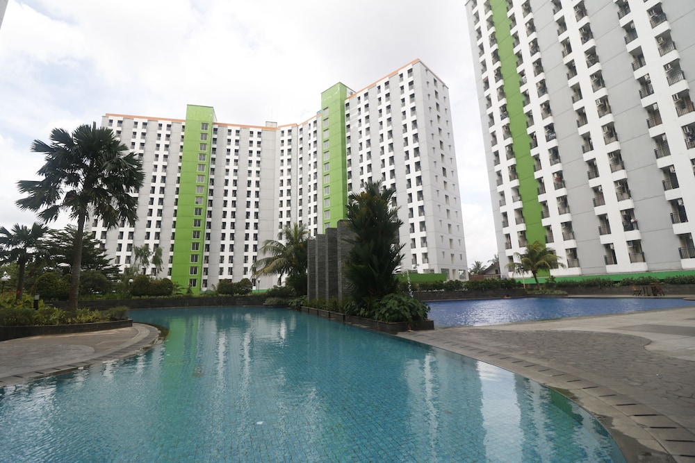 RedLiving Apartemen Green Lake View Ciputat Pelangi Rooms Tower E in