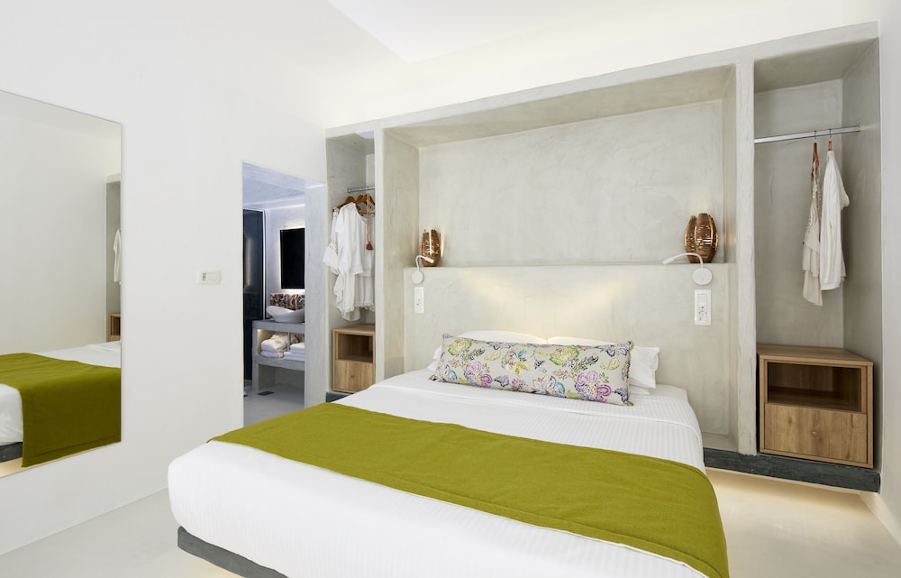 edem luxury hotel santorini