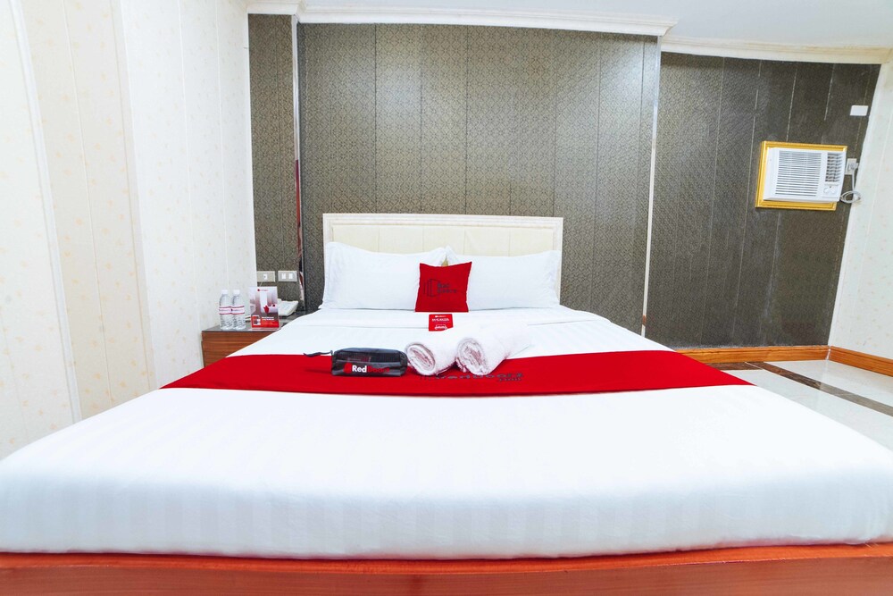 RedDoorz Plus @ Winter Benitez