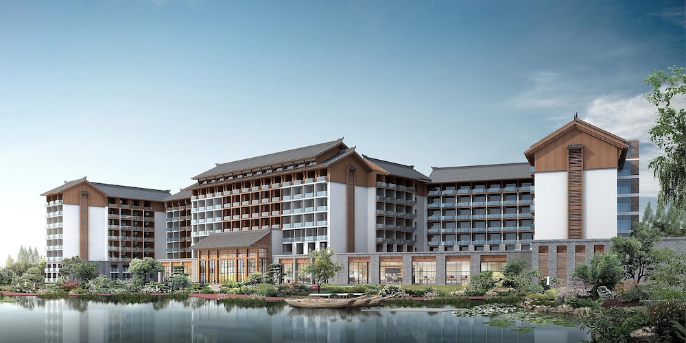 Crowne Plaza Wuxi Lake View by IHG