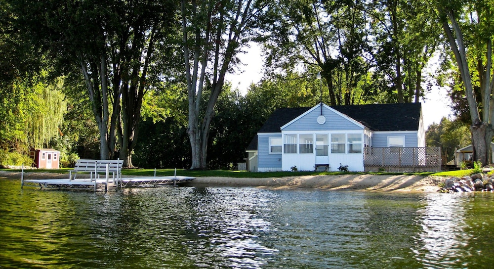 On Pointe Lakefront Resort in 2024 Updated prices, deals Klook