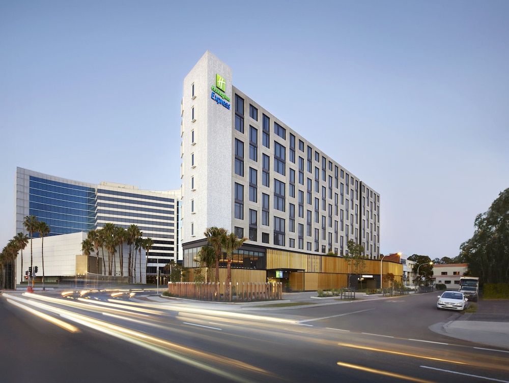 Holiday Inn Express Sydney Airport by IHG