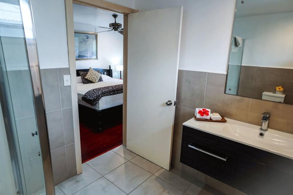 The Seaview Lodge