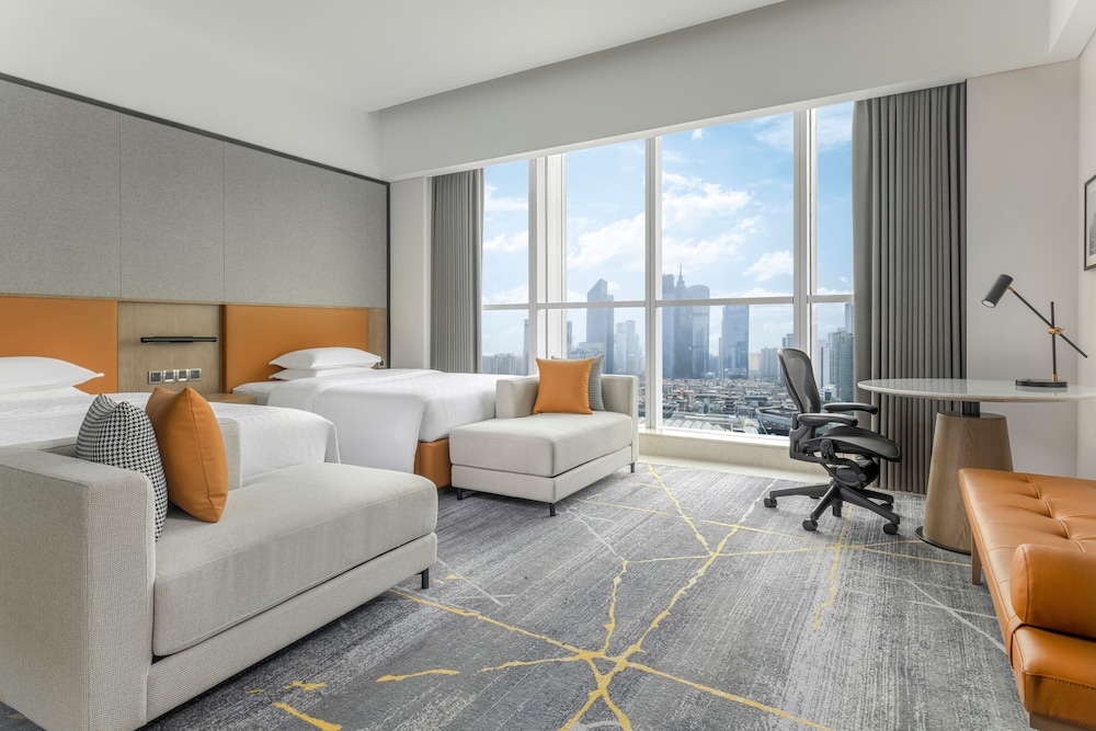 Sheraton Guangzhou Hotel · Guest room