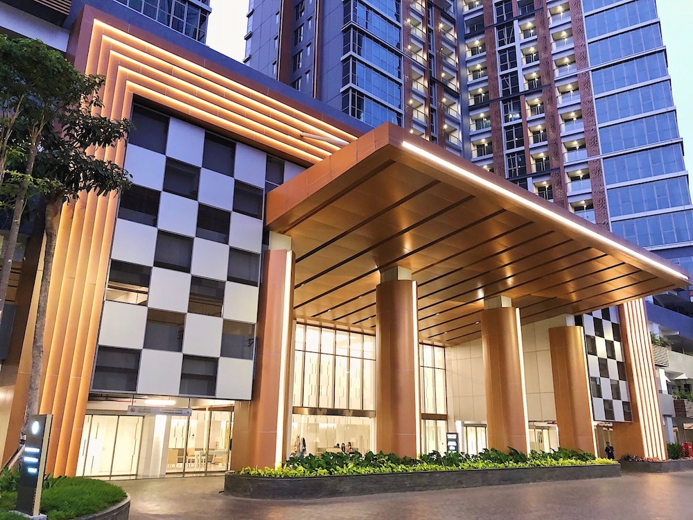 Gold Coast PIK Sea View Apartments by LongeSuites