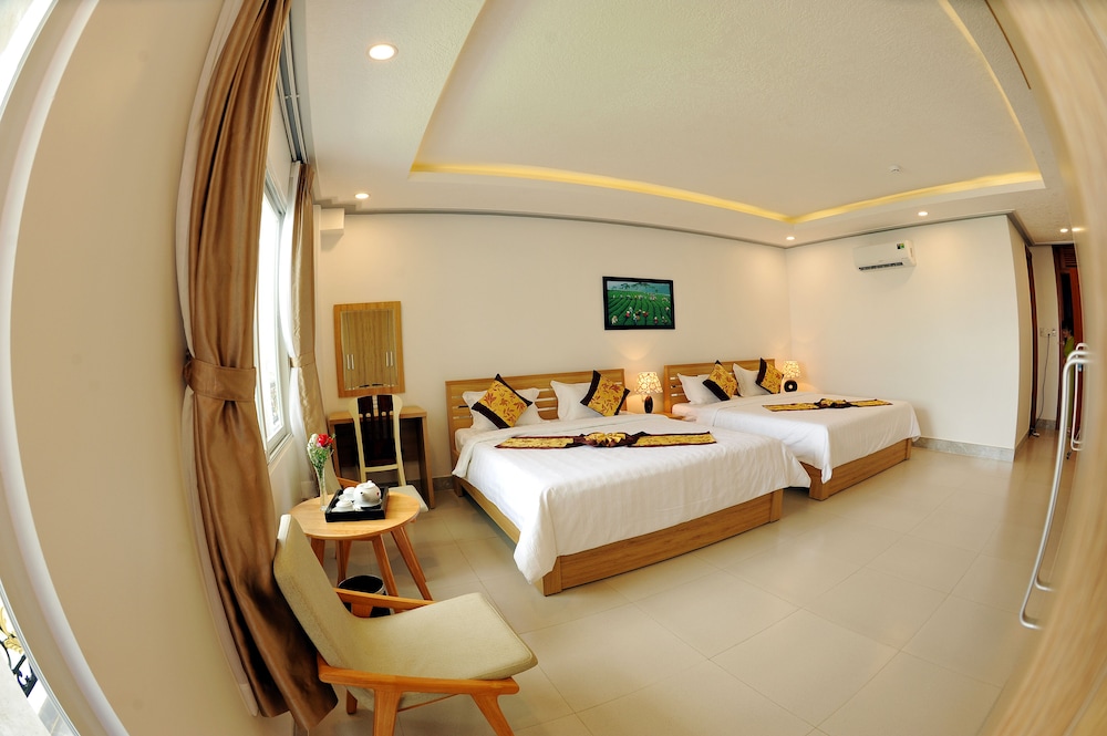 Tam Chau Luxury Hotel - hotel rooms