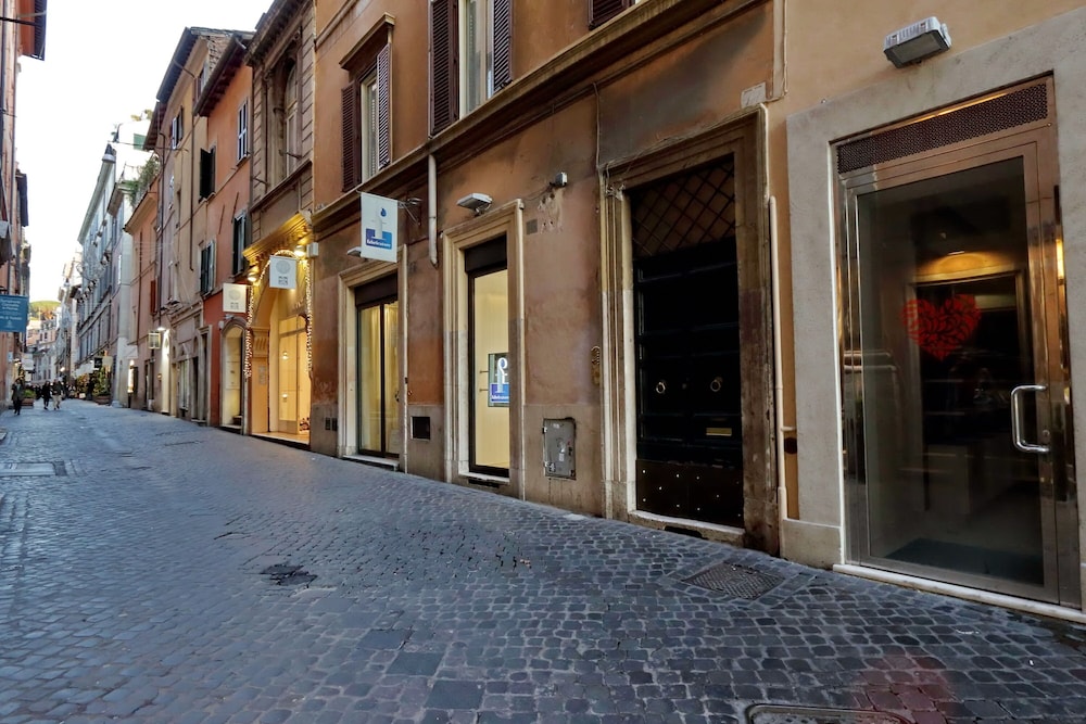Via Vittora Rome Via Vittoria - WR Apartments in Rome | 2024 Updated prices, deals ...